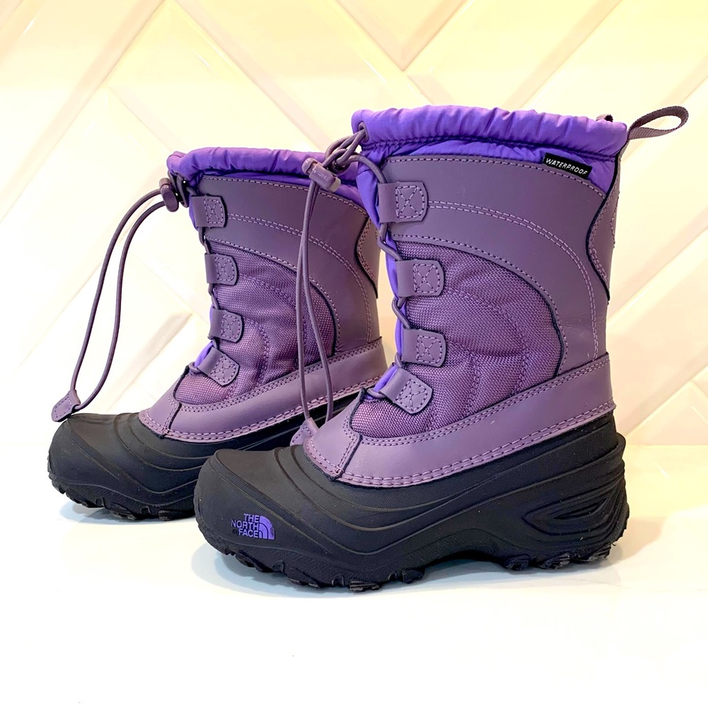Snow boots